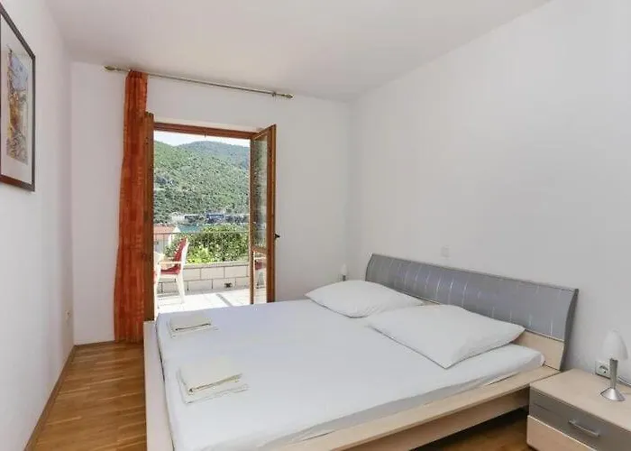 Celenca - Two Bedroom With Balcony And Sea View - A3 아파트 *