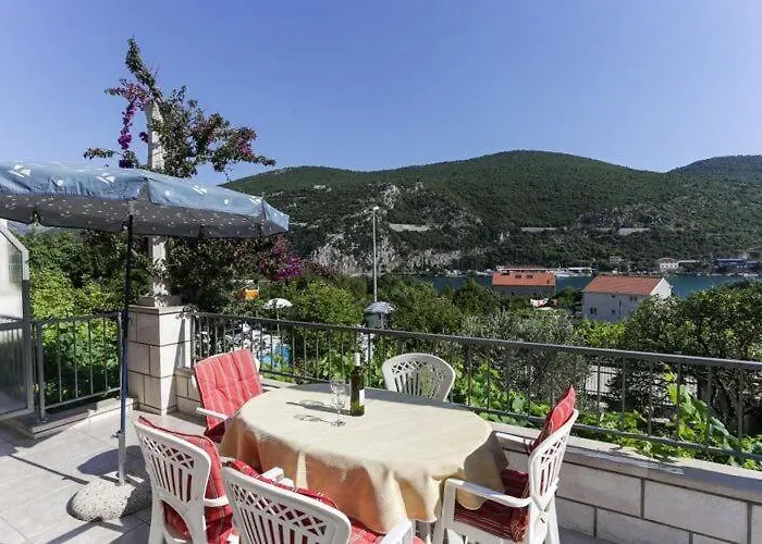 Celenca - Two Bedroom With Balcony And Sea View - A3 아파트 Mokošica